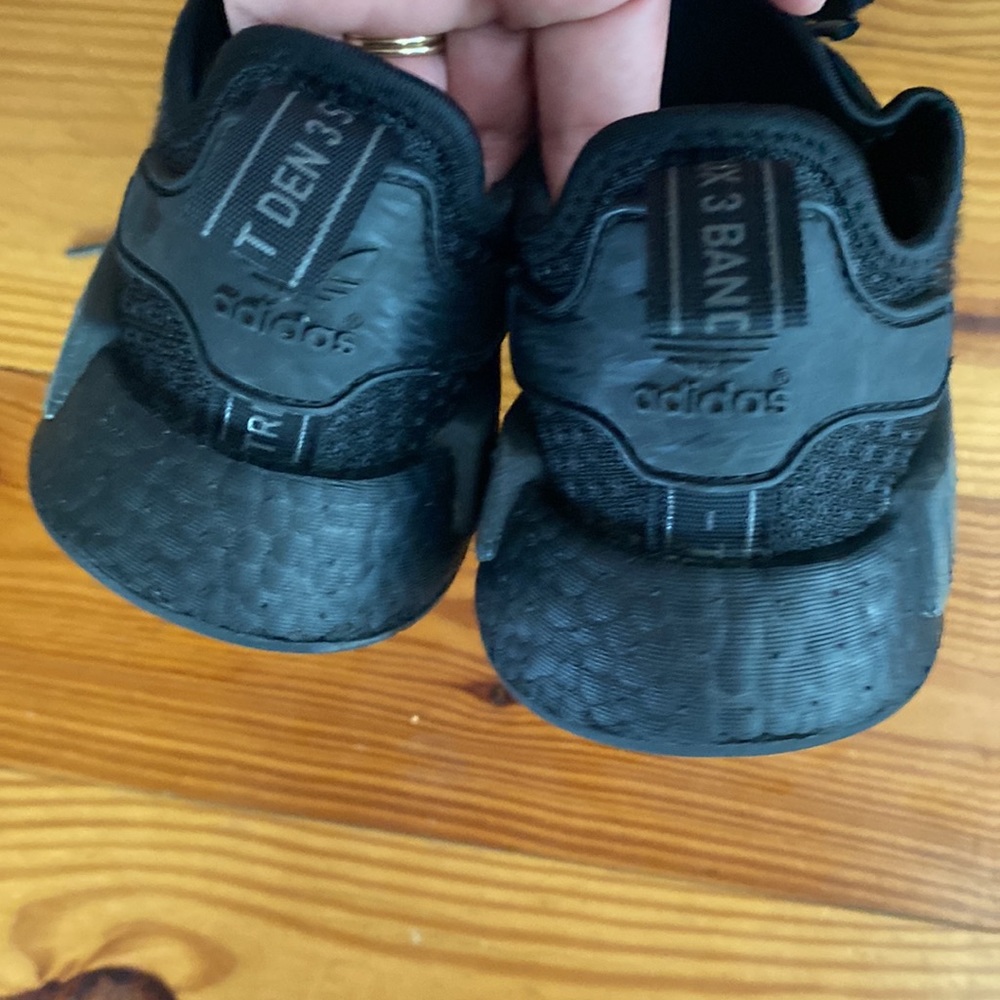 Addidas NMD size 4 youth black - Picture 4 of 5